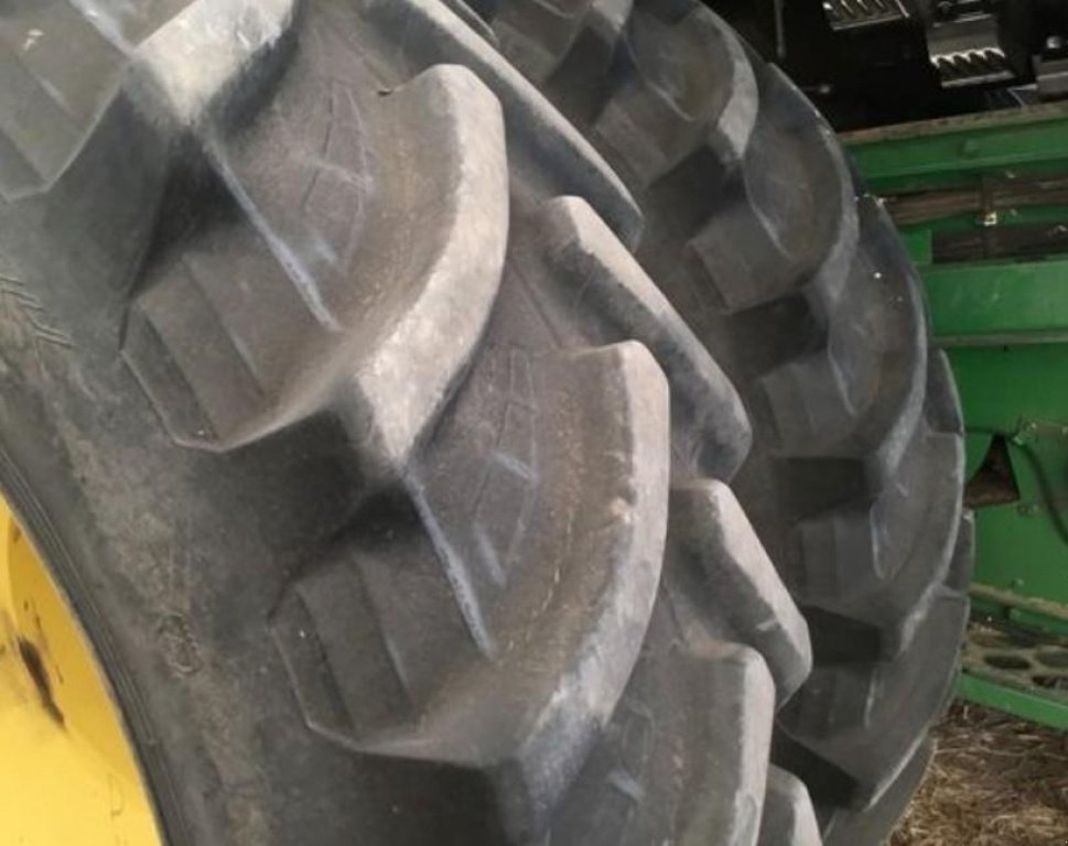 Oldtimer-Mähdrescher typu John Deere 9660 STS,  v Київ (Obrázek 10)