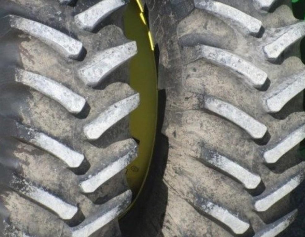 Oldtimer-Mähdrescher typu John Deere S670, Neumaschine v Київ (Obrázek 10)