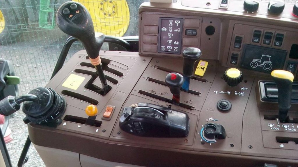 Oldtimer-Traktor tipa John Deere 6910, Neumaschine u Біла Церква (Slika 8)