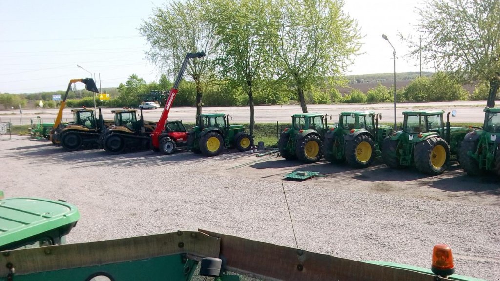 Oldtimer-Traktor tipa John Deere 6910, Neumaschine u Біла Церква (Slika 1)