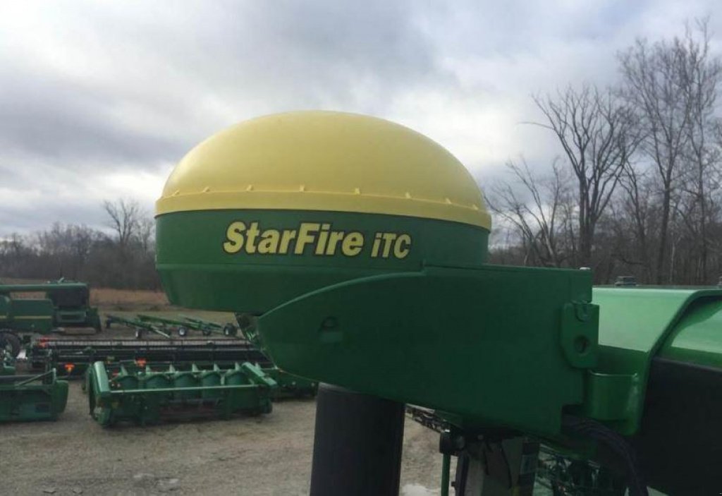 Selbstfahrspritze typu John Deere 4830,  v Біла Церква (Obrázek 1)