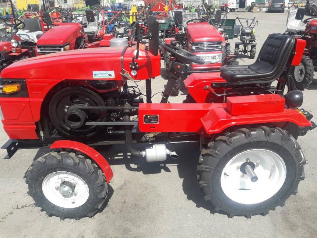 Hopfentraktor typu Belarus Беларус-152,  v Полтава (Obrázek 1)