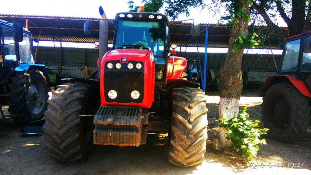 Oldtimer-Traktor van het type Massey Ferguson 8480,  in Дніпропетровськ (Foto 2)