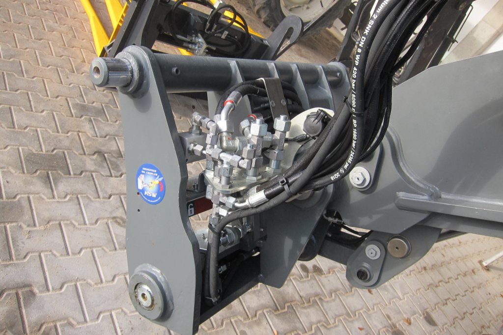 Frontlader des Typs Sonstige Highspeed Oil Coupler, Neumaschine in Seekirchen (Bild 27)