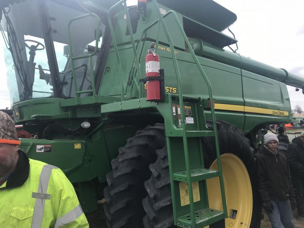 Oldtimer-Mähdrescher del tipo John Deere 9770 STS, Neumaschine In Не обрано (Immagine 3)