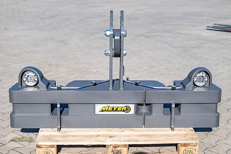 Sonstiges Traktorzubehör типа Meyer Agrartechnik KB 105 Frontgewicht ohne Beleuchtung, Neumaschine в Andervenne (Фотография 7)