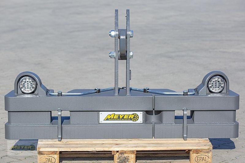 Sonstiges Traktorzubehör типа Meyer Agrartechnik KB 105 Frontgewicht ohne Beleuchtung, Neumaschine в Andervenne (Фотография 2)