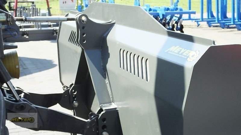 Maisschiebeschild of the type Meyer Agrartechnik PS 3000, Neumaschine in Andervenne (Picture 1)