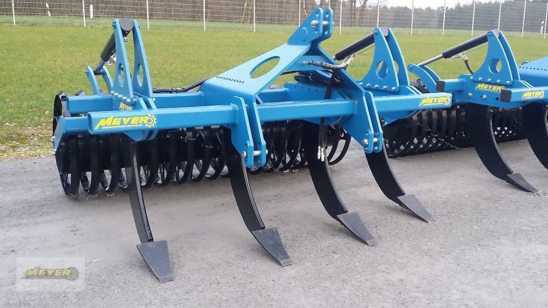 Tiefenlockerer of the type Meyer Agrartechnik Untergrundhaken UH4 Maxi, Neumaschine in Andervenne (Picture 13)