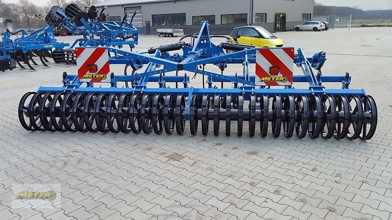 Tiefenlockerer des Typs WM Meyer SZ 5000 Sauzahn, Neumaschine in Andervenne (Bild 5)