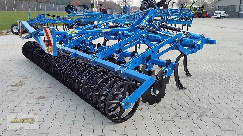 Tiefenlockerer des Typs WM Meyer SZ 5000 Sauzahn, Neumaschine in Andervenne (Bild 3)