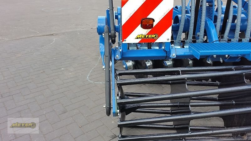 Kurzscheibenegge of the type WM Meyer KSE 3000, Neumaschine in Andervenne (Picture 19)