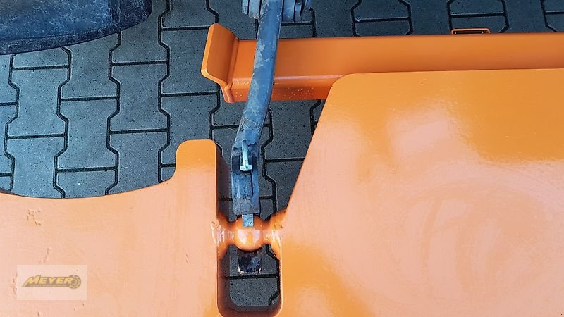 Frontgewicht des Typs Meyer Agrartechnik HG 1500, Neumaschine in Andervenne (Bild 16)