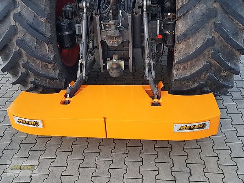 Frontgewicht van het type WM Meyer HG 1500, Neumaschine in Andervenne (Foto 1)