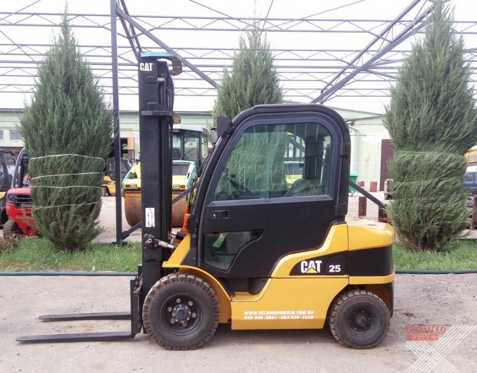 Gabelstapler typu Caterpillar DP25N,  v Харків (Obrázek 2)