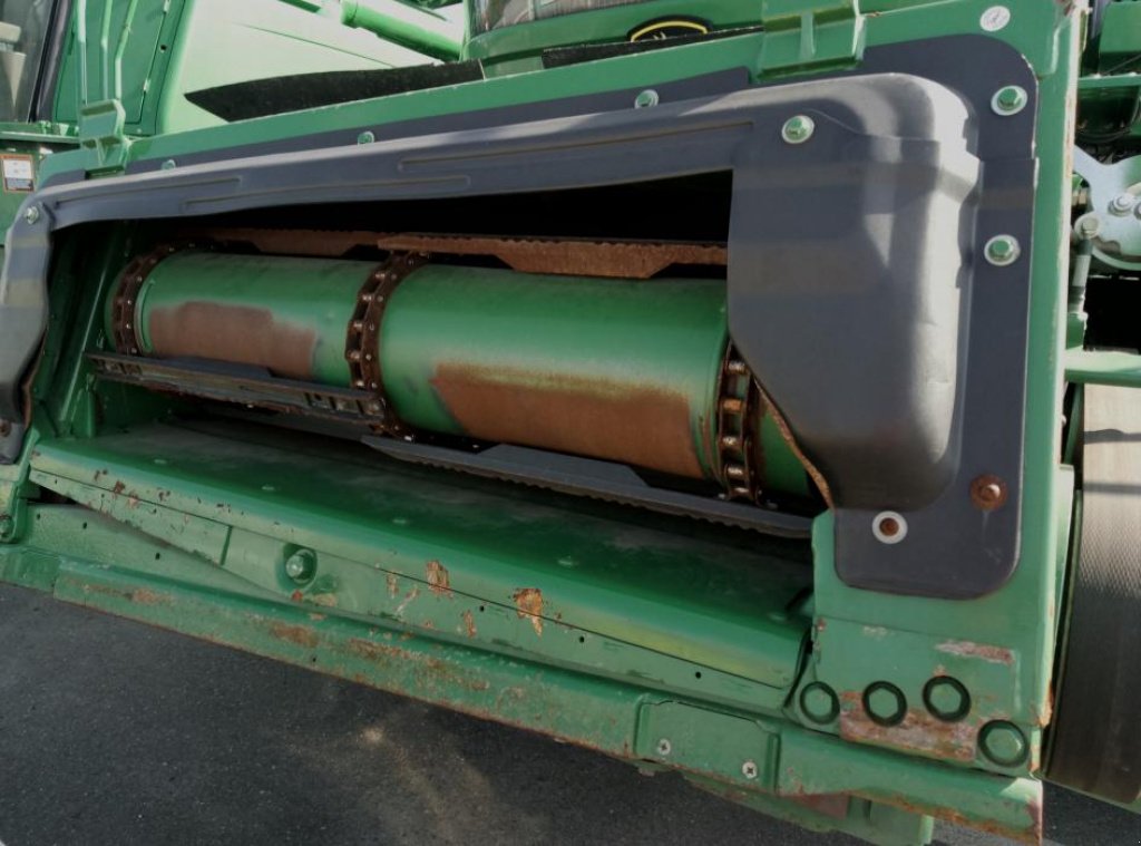 Oldtimer-Mähdrescher del tipo John Deere 9870 STS,  In Київ (Immagine 5)