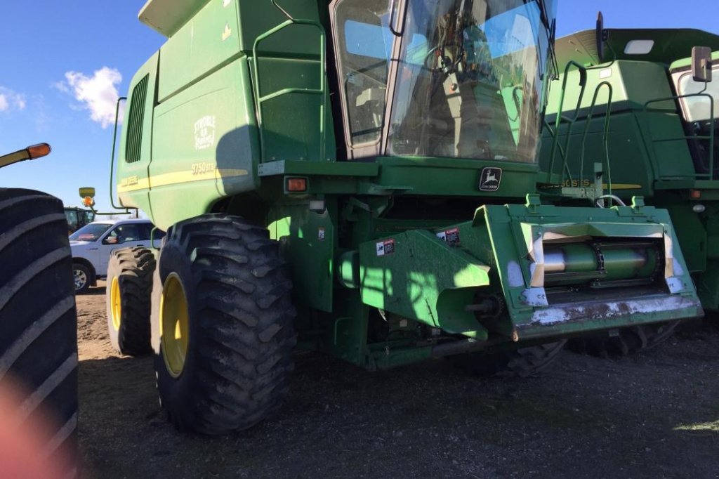 Oldtimer-Mähdrescher des Typs John Deere 9650 STS, Neumaschine in Київ (Bild 3)