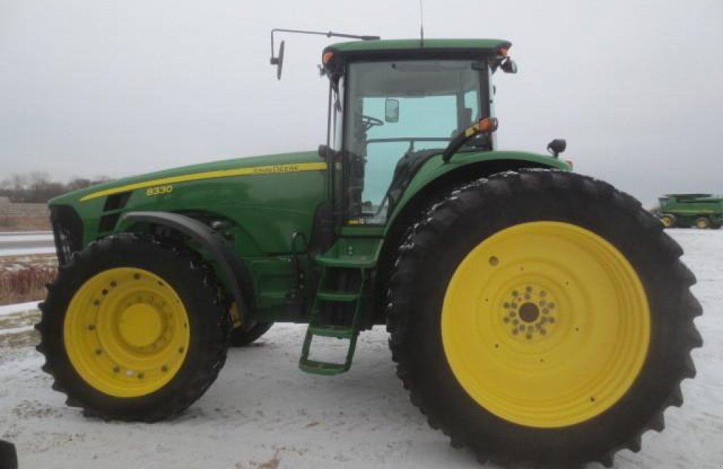 Oldtimer-Traktor typu John Deere 8330, Neumaschine v Київ (Obrázek 9)