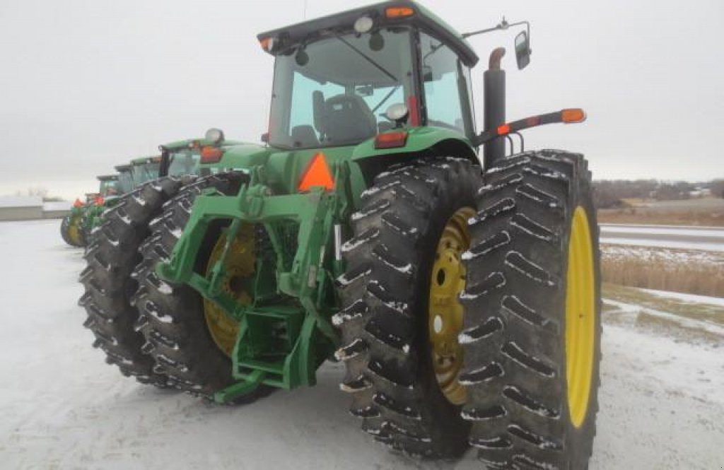 Oldtimer-Traktor a típus John Deere 8330, Neumaschine ekkor: Київ (Kép 3)