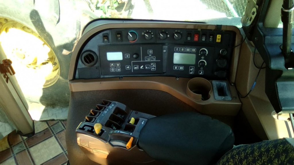 Oldtimer-Traktor typu John Deere 8230, Neumaschine v Київ (Obrázek 6)