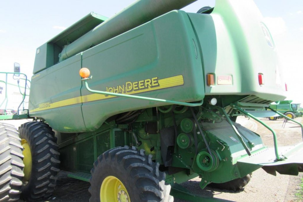 Oldtimer-Mähdrescher typu John Deere 9860 STS, Neumaschine v Київ (Obrázek 7)