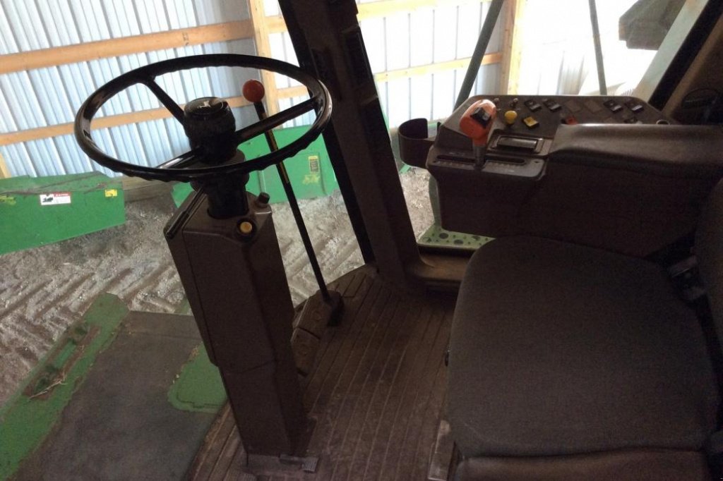 Oldtimer-Mähdrescher del tipo John Deere 9600, Neumaschine In Київ (Immagine 1)