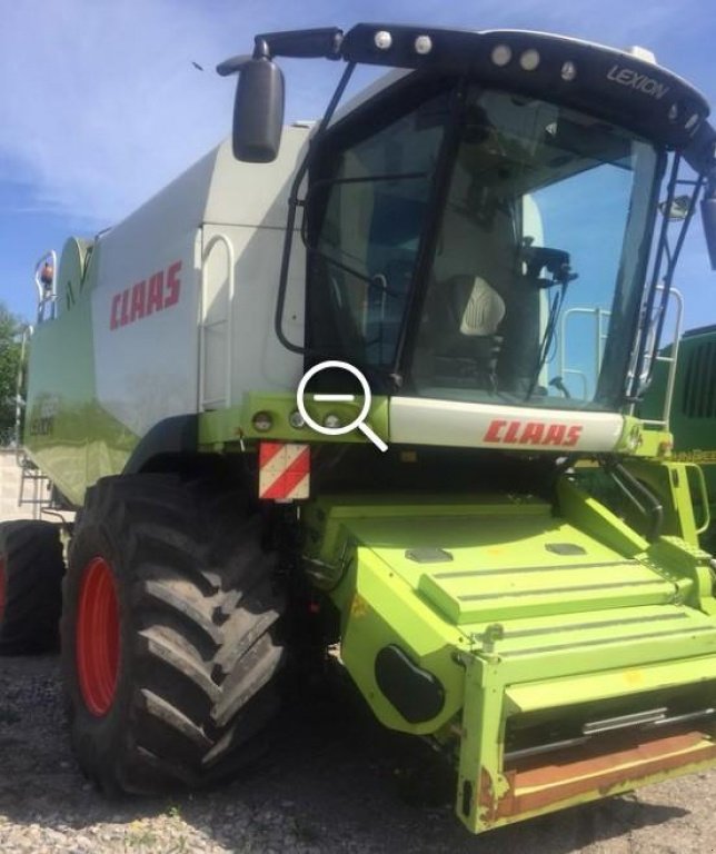 Oldtimer-Mähdrescher des Typs CLAAS Lexion 660, Neumaschine in Пролиски (Bild 3)