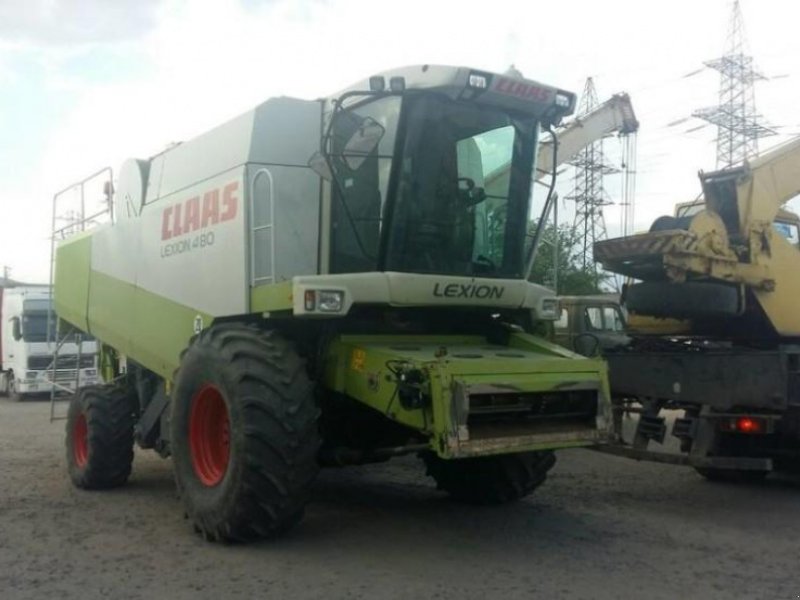 Oldtimer-Mähdrescher of the type CLAAS Lexion 480, Neumaschine in Пролиски (Picture 1)