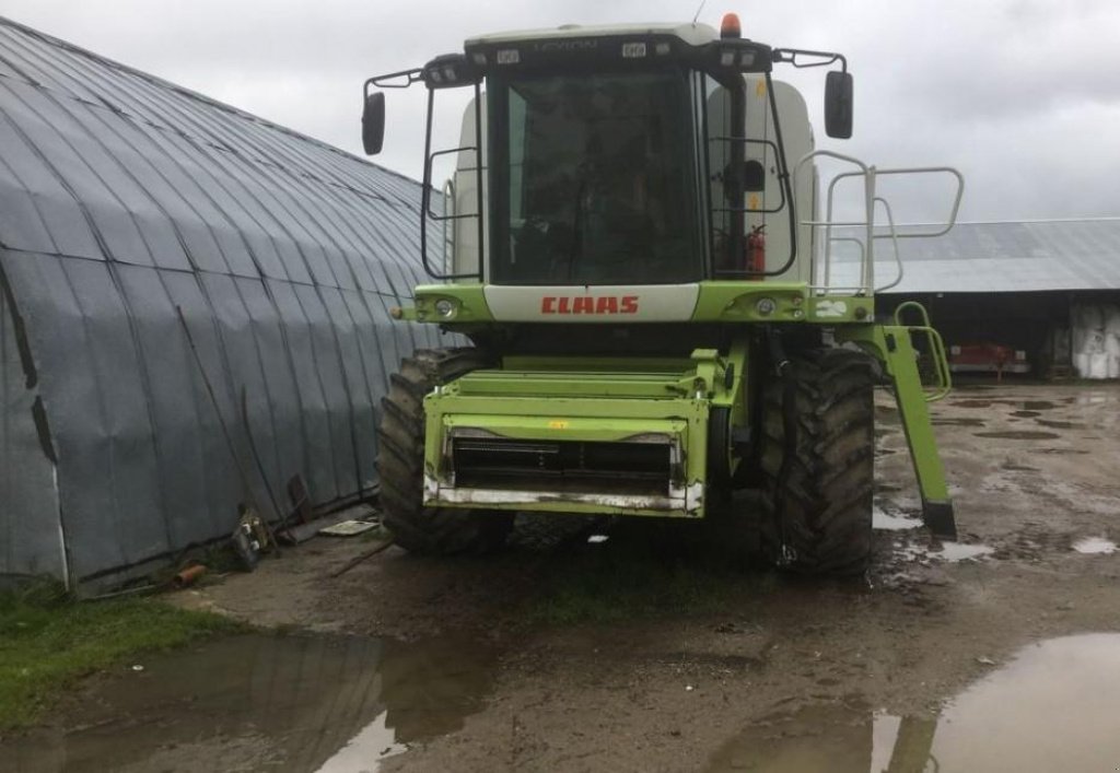 Oldtimer-Mähdrescher typu CLAAS Lexion 550, Neumaschine v Пролиски (Obrázek 1)