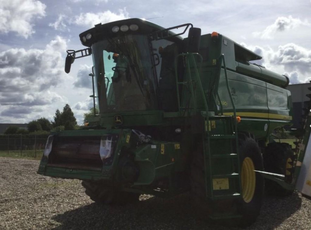 Oldtimer-Mähdrescher tipa John Deere S690i,  u Пролиски (Slika 3)