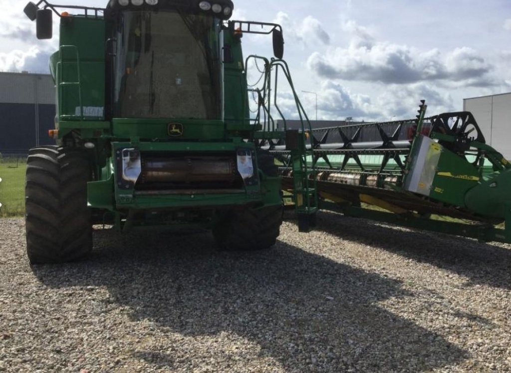 Oldtimer-Mähdrescher tipa John Deere S690i,  u Пролиски (Slika 2)