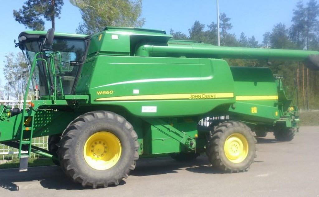 Oldtimer-Mähdrescher a típus John Deere W660,  ekkor: Пролиски (Kép 1)