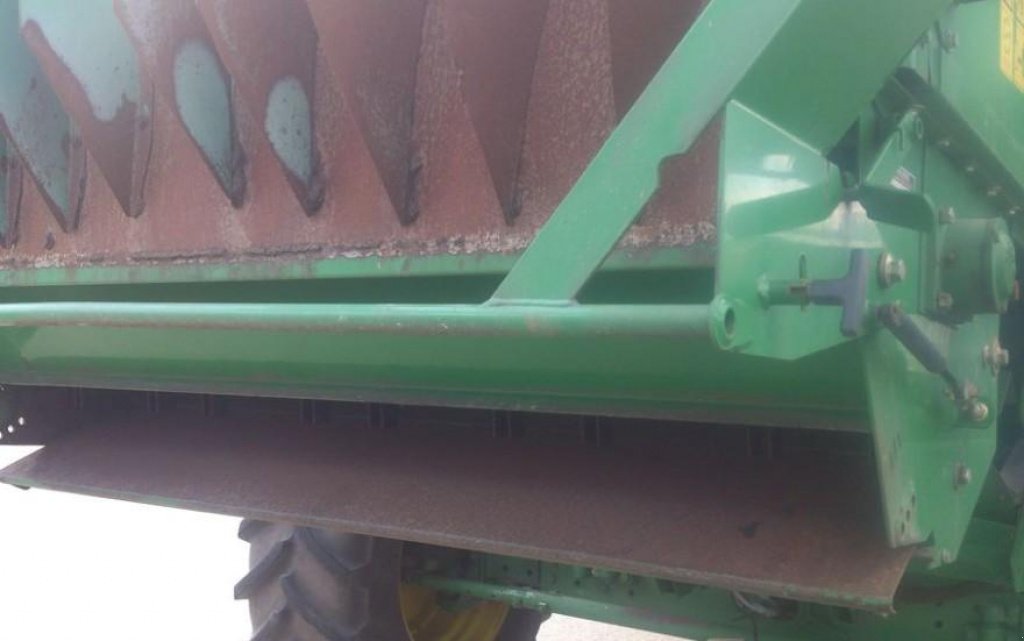 Oldtimer-Mähdrescher a típus John Deere W660,  ekkor: Пролиски (Kép 7)