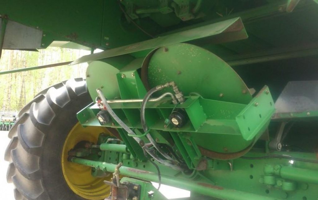 Oldtimer-Mähdrescher a típus John Deere W660,  ekkor: Пролиски (Kép 5)