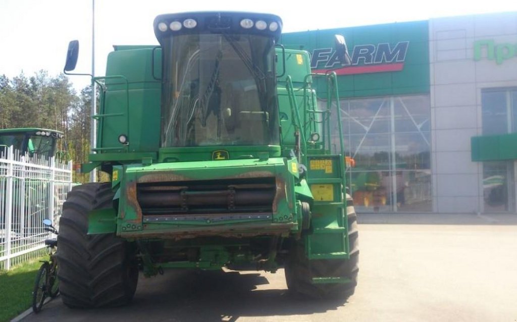 Oldtimer-Mähdrescher a típus John Deere W660,  ekkor: Пролиски (Kép 3)