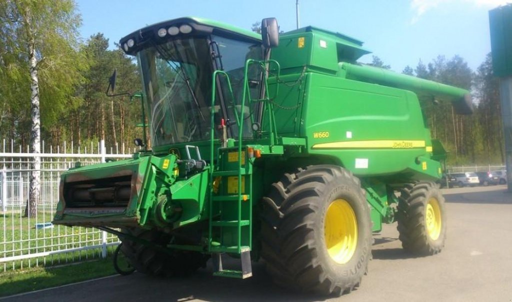 Oldtimer-Mähdrescher a típus John Deere W660,  ekkor: Пролиски (Kép 4)