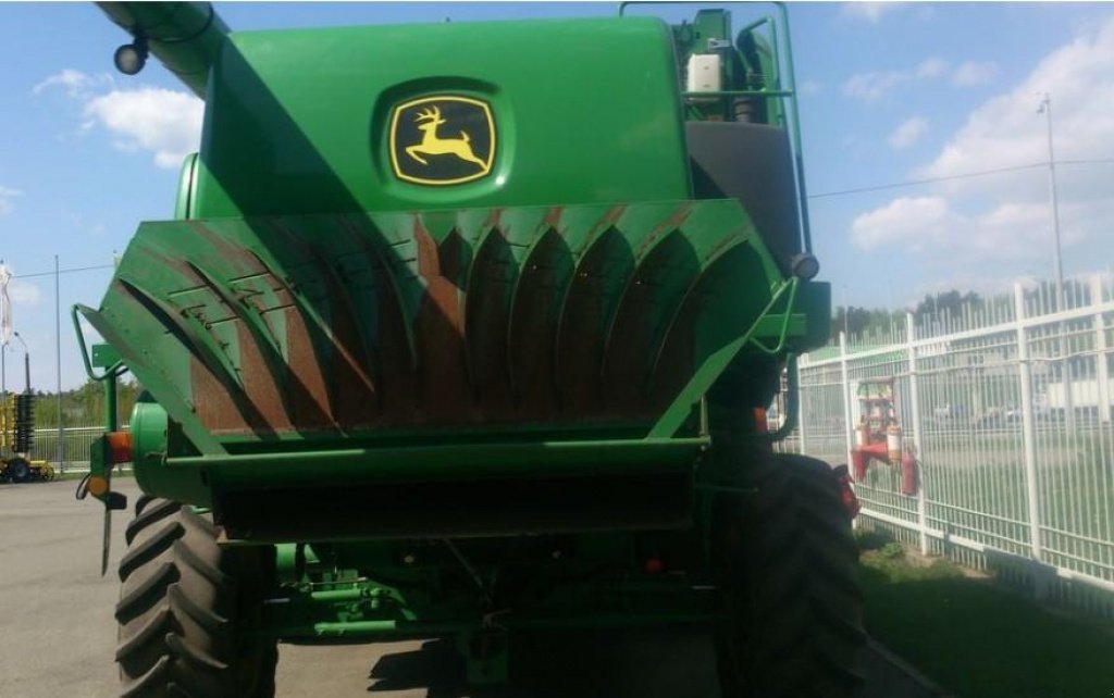 Oldtimer-Mähdrescher a típus John Deere W660,  ekkor: Пролиски (Kép 10)