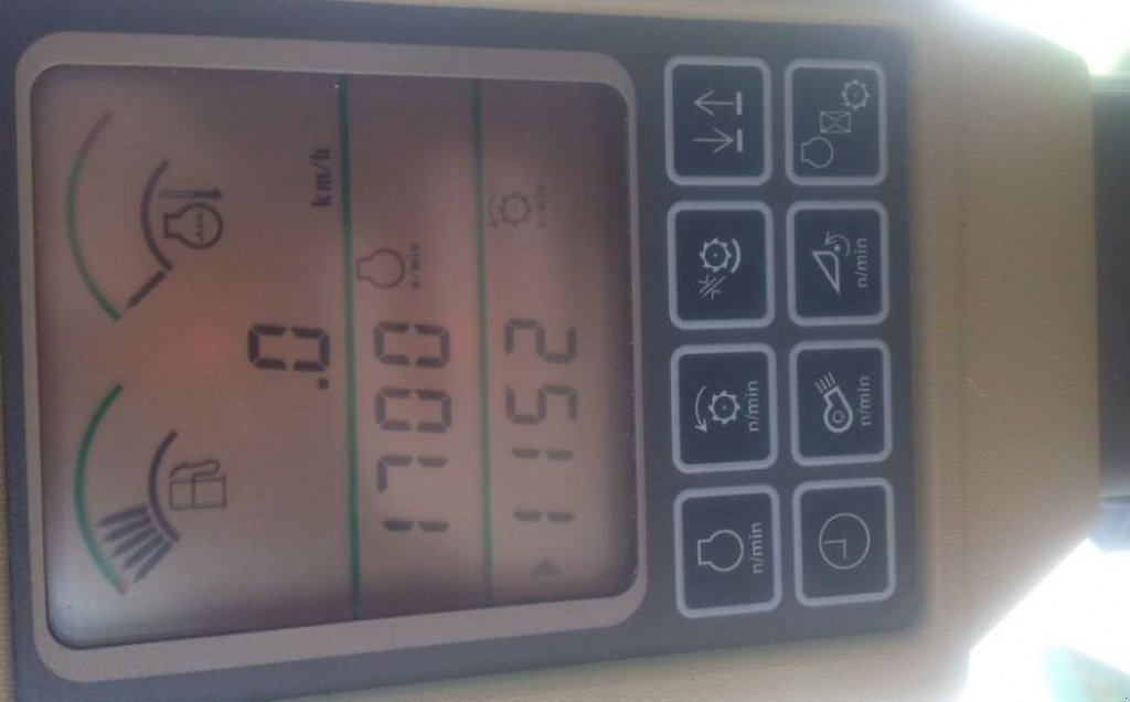 Oldtimer-Mähdrescher a típus John Deere W660,  ekkor: Пролиски (Kép 2)