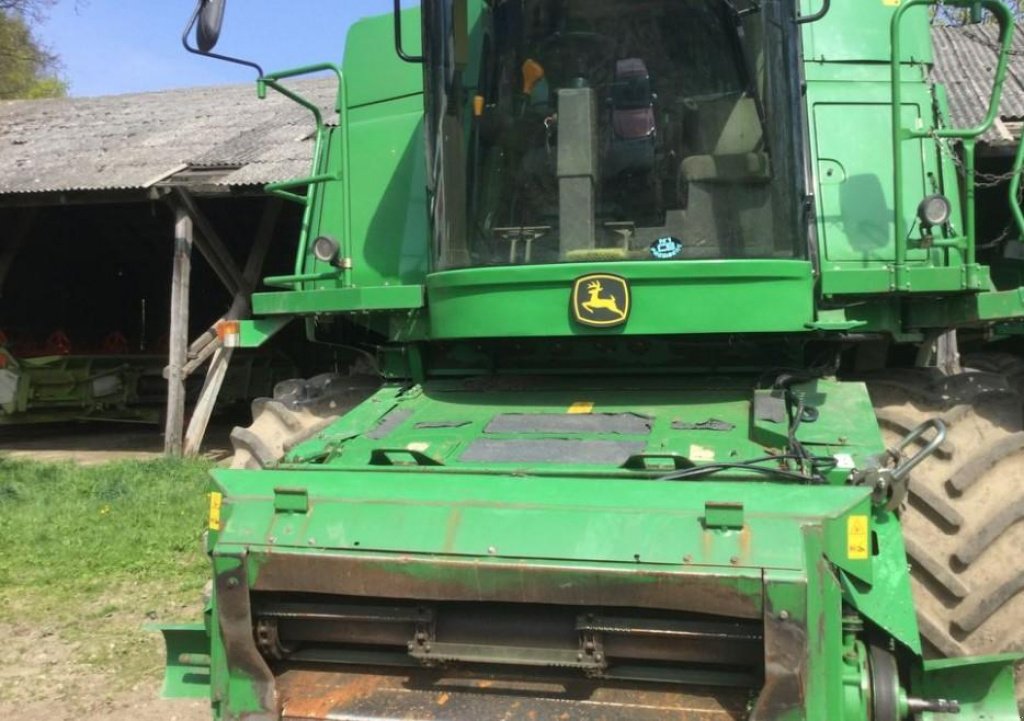 Oldtimer-Mähdrescher des Typs John Deere 9660 WTS, Neumaschine in Пролиски (Bild 2)