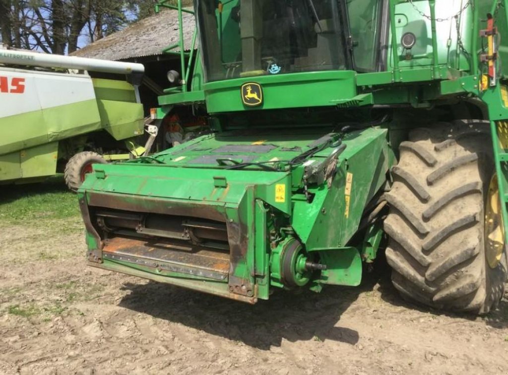 Oldtimer-Mähdrescher des Typs John Deere 9660 WTS, Neumaschine in Пролиски (Bild 10)