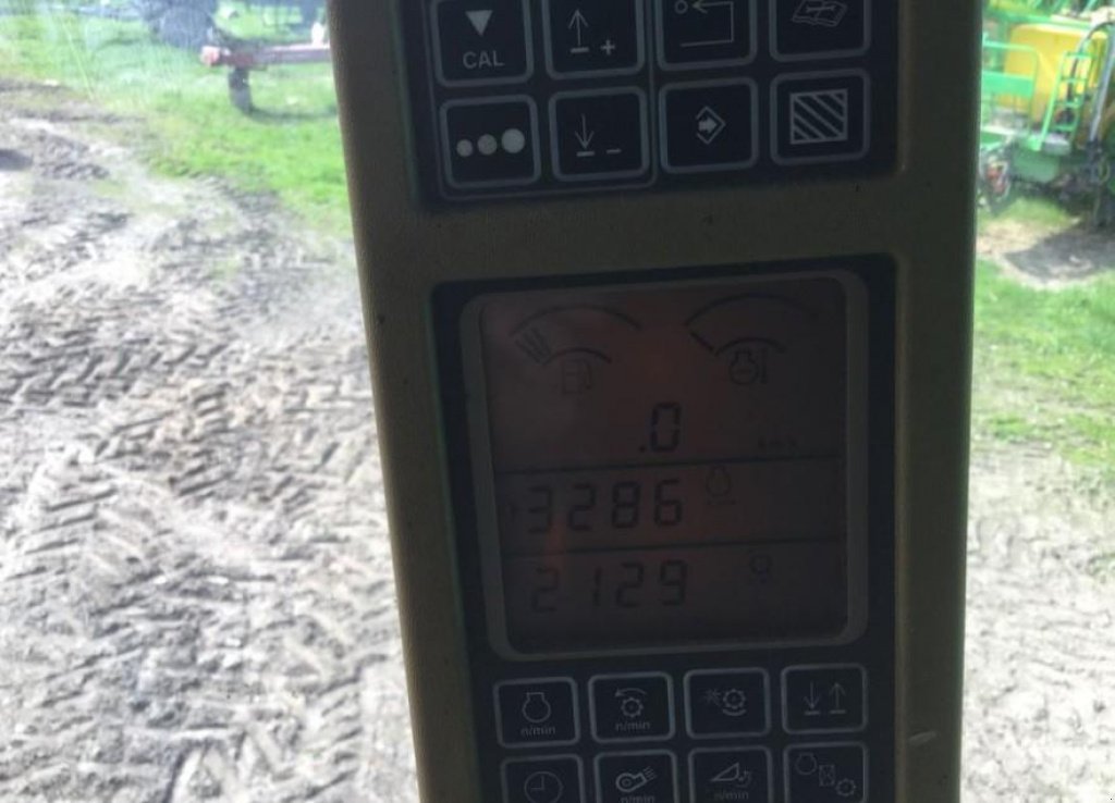 Oldtimer-Mähdrescher des Typs John Deere 9660 WTS, Neumaschine in Пролиски (Bild 7)