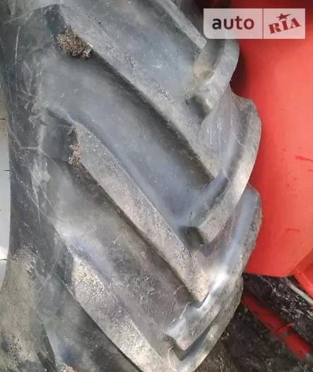 Oldtimer-Mähdrescher des Typs Massey Ferguson 440, Neumaschine in Торчин (Bild 2)