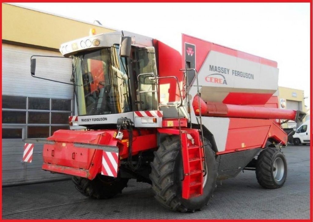 Oldtimer-Mähdrescher des Typs Massey Ferguson 7274 Cerea, Neumaschine in Не обрано (Bild 1)