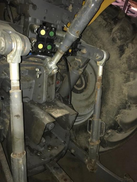 Oldtimer-Traktor del tipo CHALLENGER MT595B, Neumaschine In Вінниця (Immagine 4)