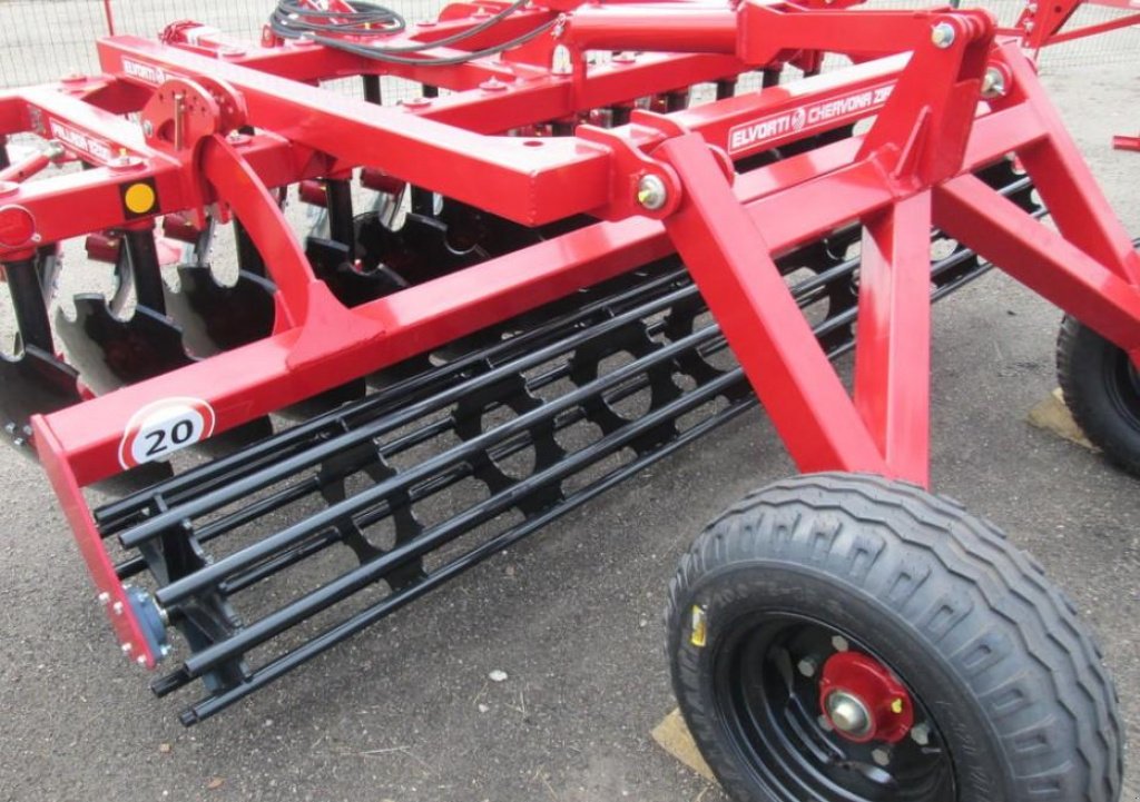 Wiesenegge typu CHERVONA ZIRKA Pallada 3200,  v Пологи (Obrázek 6)