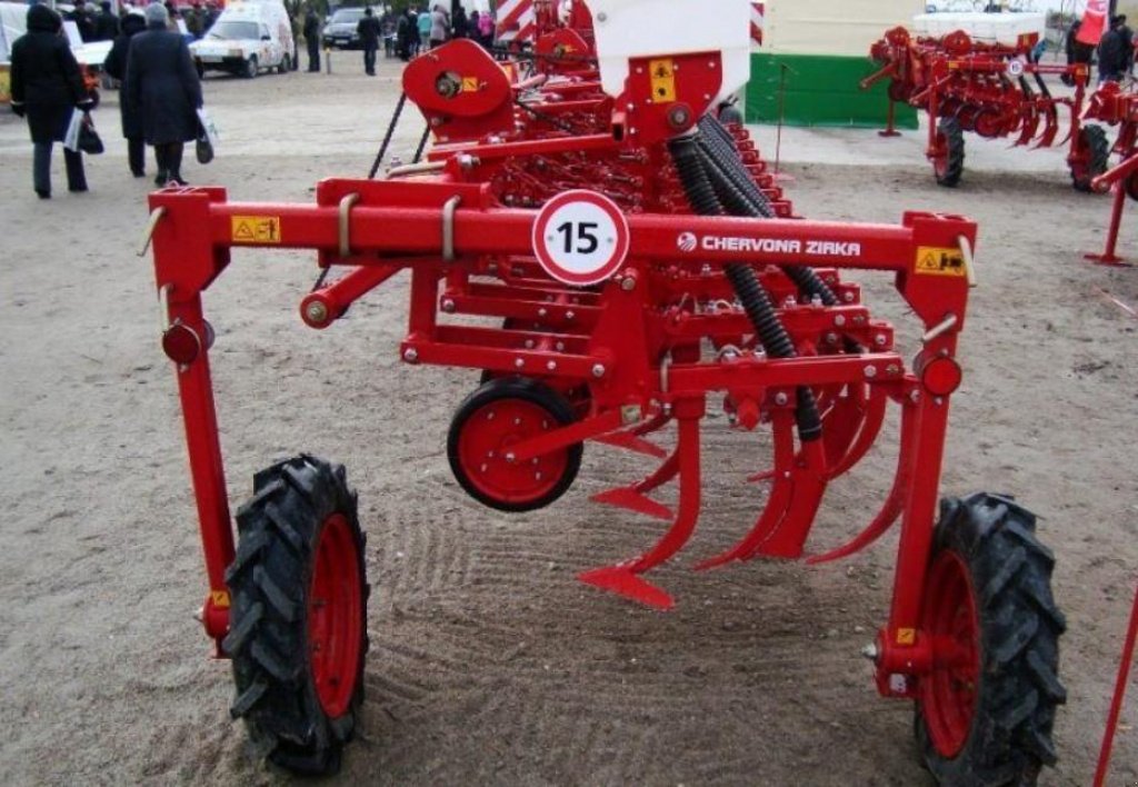 Kartoffelpflegetechnik typu CHERVONA ZIRKA Altair 5,6-04,  v Пологи (Obrázek 2)