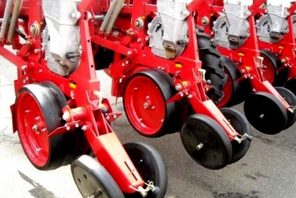 Gareeggenfelder typu CHERVONA ZIRKA Vega 6 Profi,  v Пологи (Obrázek 4)