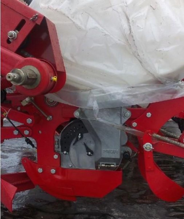 Gareeggenfelder typu CHERVONA ZIRKA Vega 6 Profi,  v Пологи (Obrázek 2)