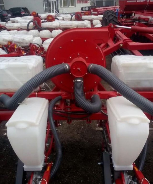 Gareeggenfelder типа CHERVONA ZIRKA Vesta 8,  в Пологи (Фотография 3)