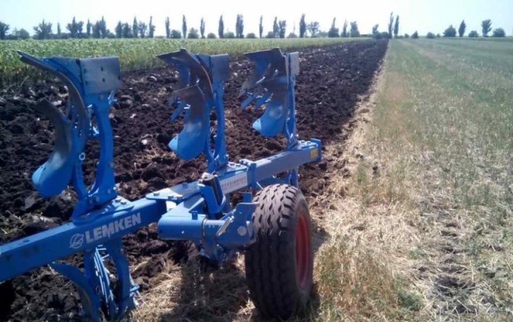 Scheibenpflug des Typs Lemken Juwel 7М,  in Пологи (Bild 1)